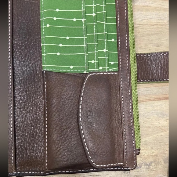 Fossil Women's Vintage Weekender Brown/Lime Leather Bi-Fold Long Wallet - Picture 9 of 12